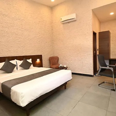 Hotel Navtara